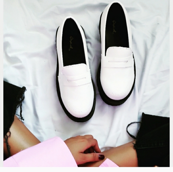 🆕️Yorkshire collection// white loafer - Picture 5 of 6